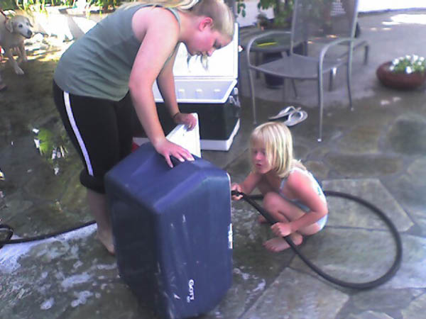 Cleaning ice chests back at the Ks.  What could be more fun?!